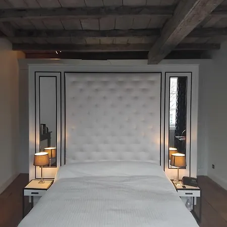 Villa Immeuble Historique Au Pied Du Chateau De Jonzac