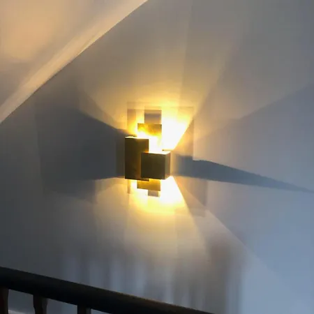 Immeuble Historique Au Pied Du Chateau De *